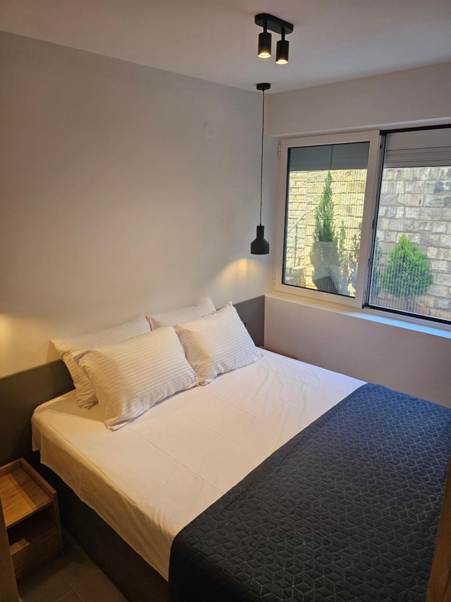 Anja & Ogo Apartments Sea View & Pool Petrovac Екстериор снимка